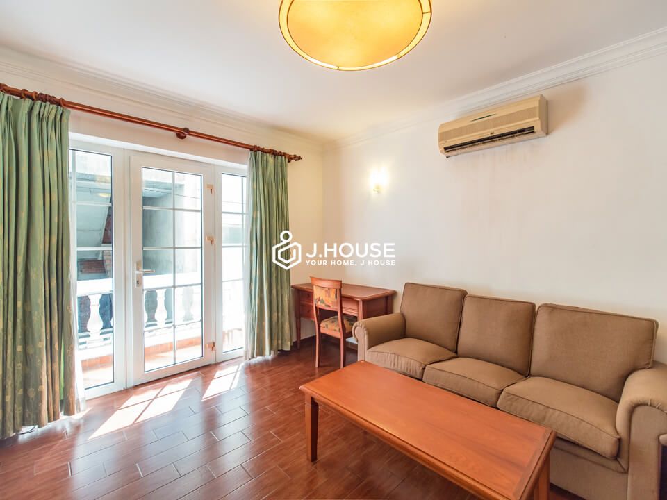 Spacious 2 bedrooms bright with GYM & Pool in District 2