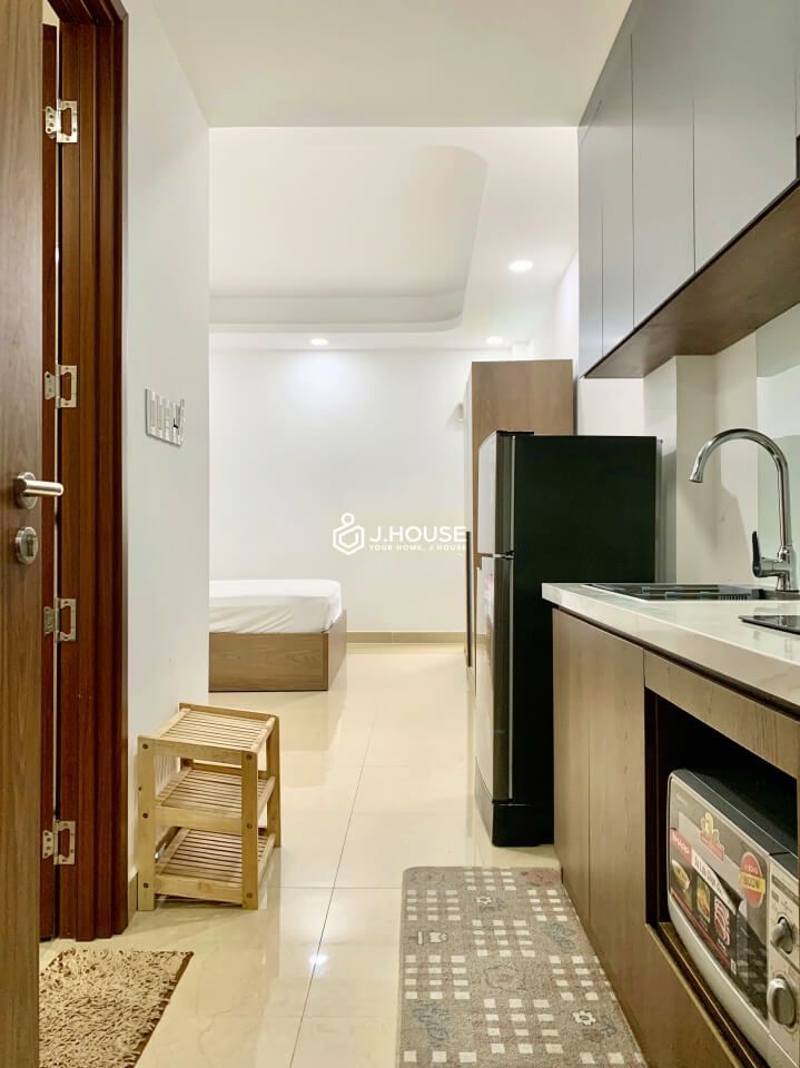 Apartment for rent near Tan Dinh market in District 3, HCMC-0