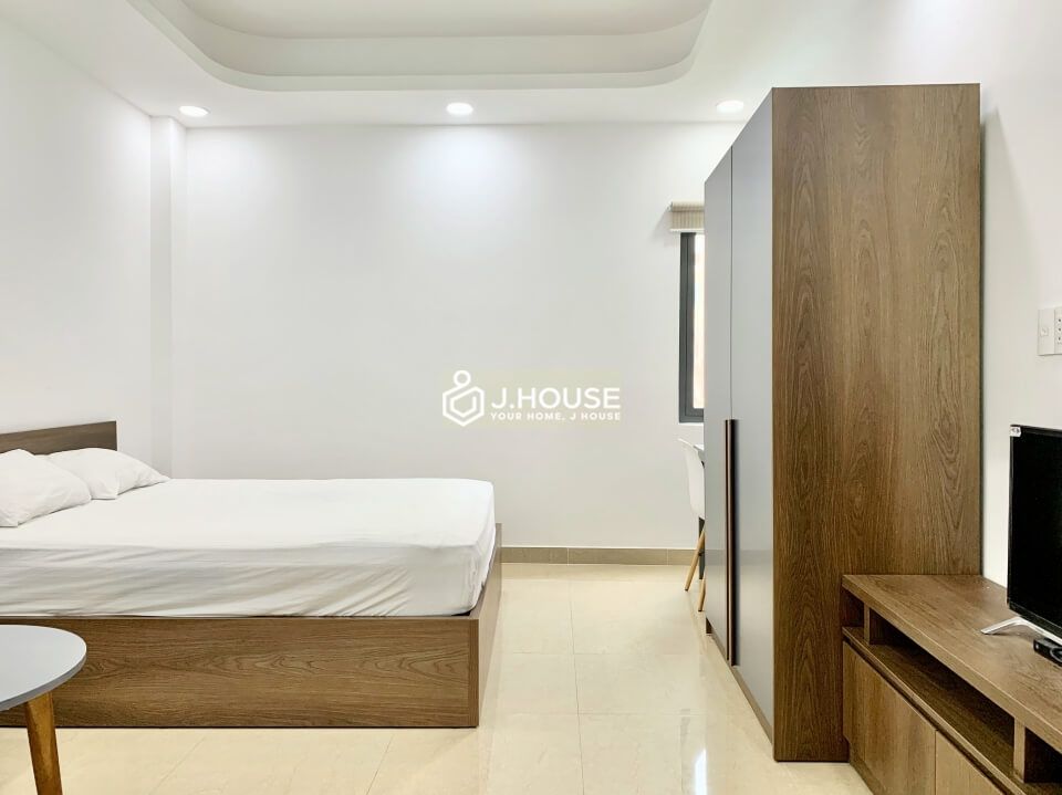 Apartment for rent near Tan Dinh market in District 3, HCMC-1