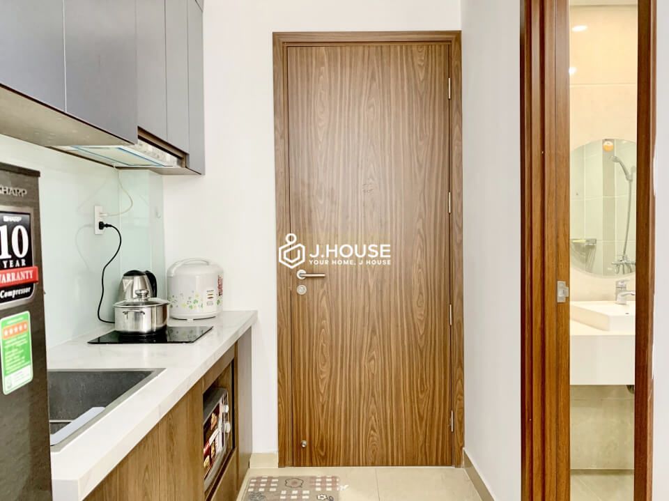 Apartment for rent near Tan Dinh market in District 3, HCMC-11