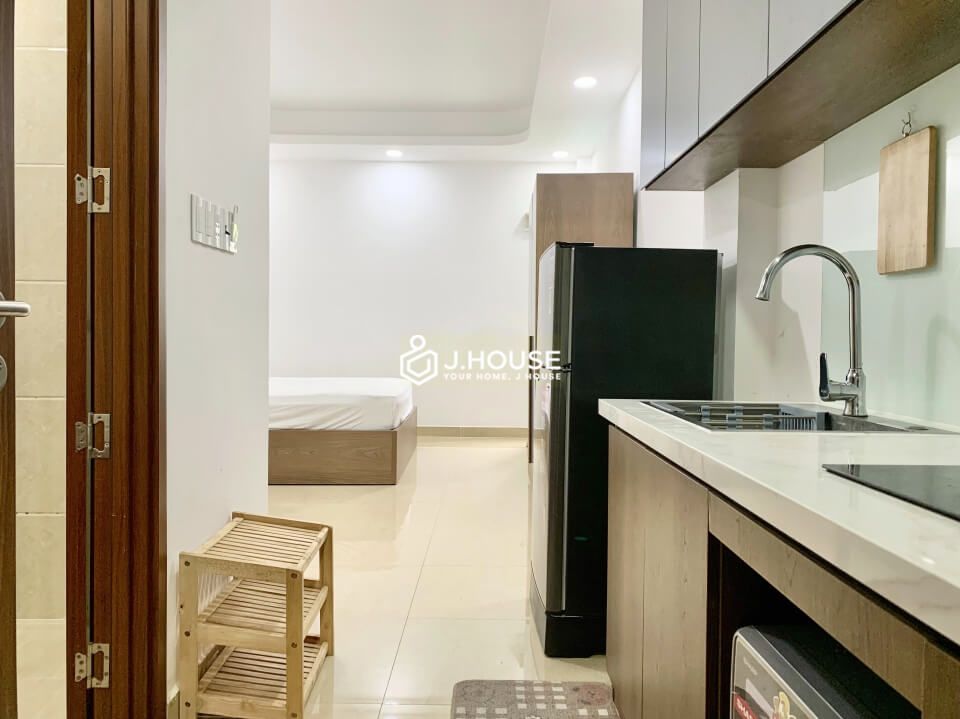 Apartment for rent near Tan Dinh market in District 3, HCMC