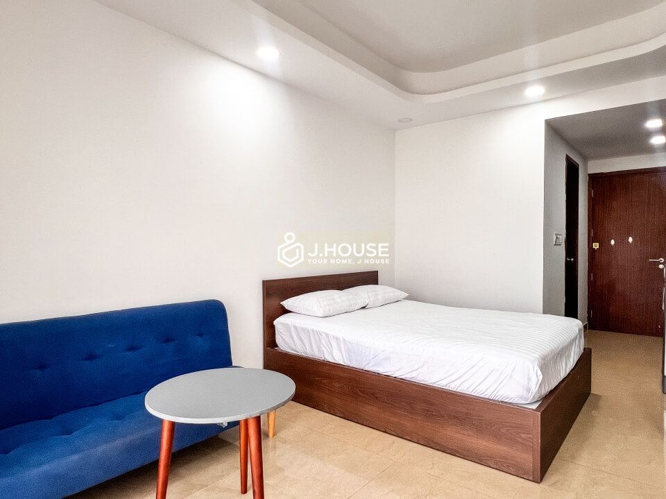 Modern apartment fully furnished and balcony in District 3, HCMC-4