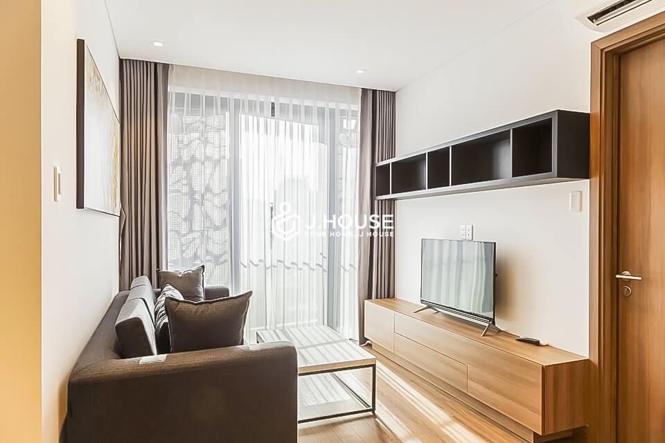 Elegant 2 bedrooms apartment with exellent serivices, facilities