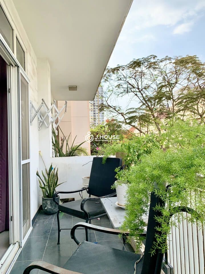 Bright apartment with balcony in Thao Dien, District 2, HCMC-1