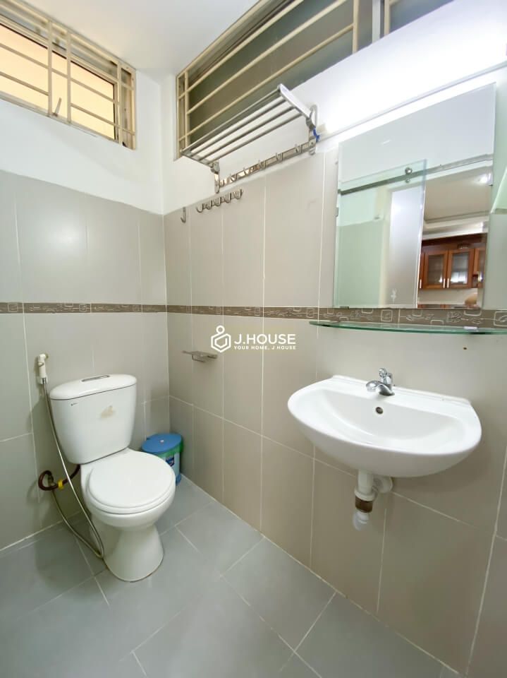 Serviced apartment near the park in Tan Dinh Ward, District 1, HCMC-11