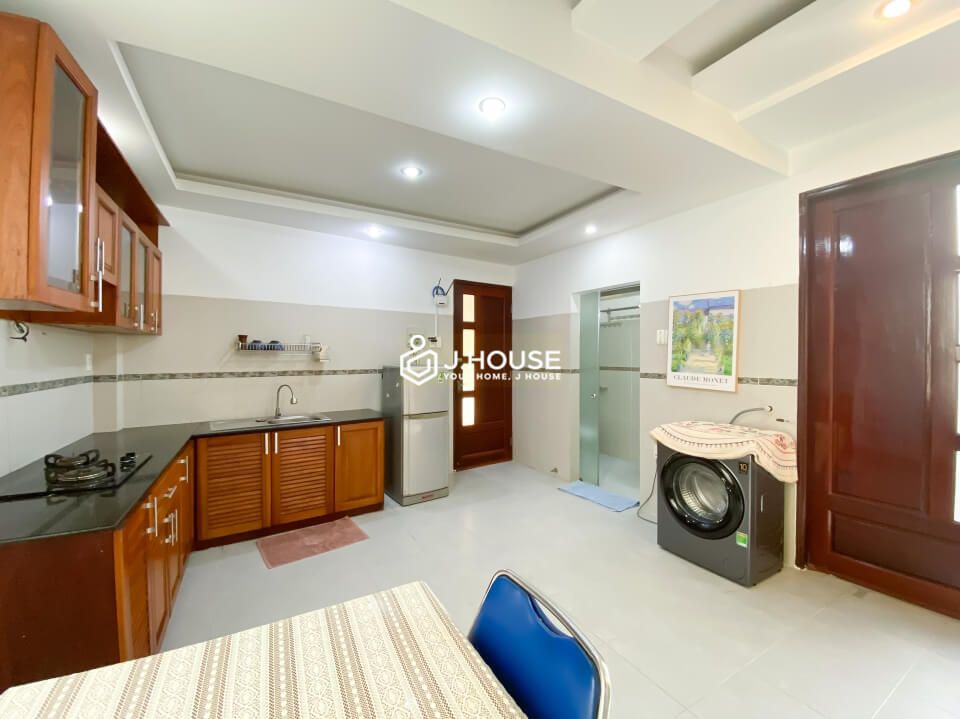 Serviced apartment near the park in Tan Dinh Ward, District 1, HCMC-3