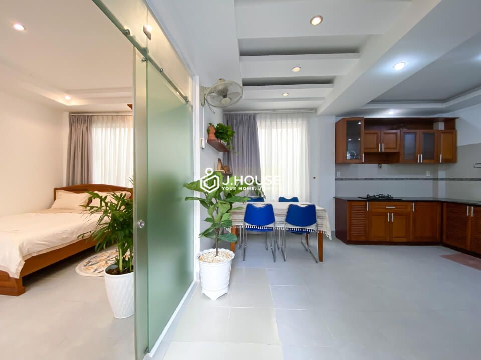 Serviced apartment near the park in Tan Dinh Ward, District 1, HCMC-4