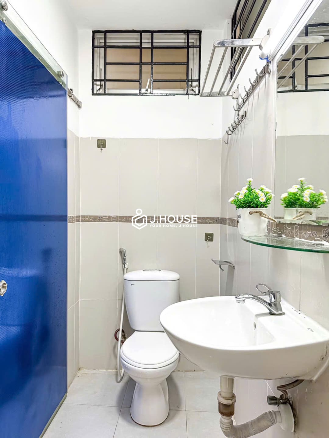Serviced apartment near the park in Tan Dinh Ward, District 1, HCMC