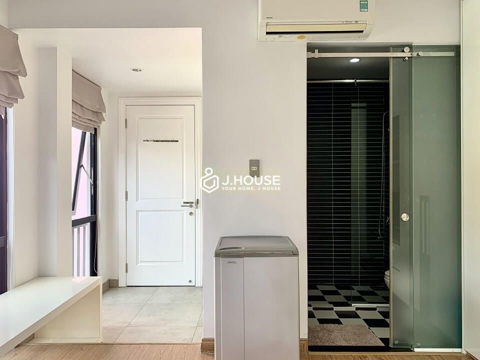 Single serviced apartment at Bui Thi Xuan street, District 1, HCMC-4