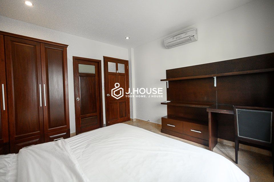 Two bedrooms apartment for rent in Phu Nhuan district 17