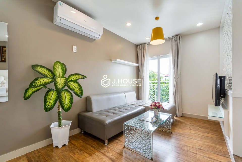 HUCH VILLA serviced apartment for rent with pool and gym in Phu Nhuan district, HCM city-3