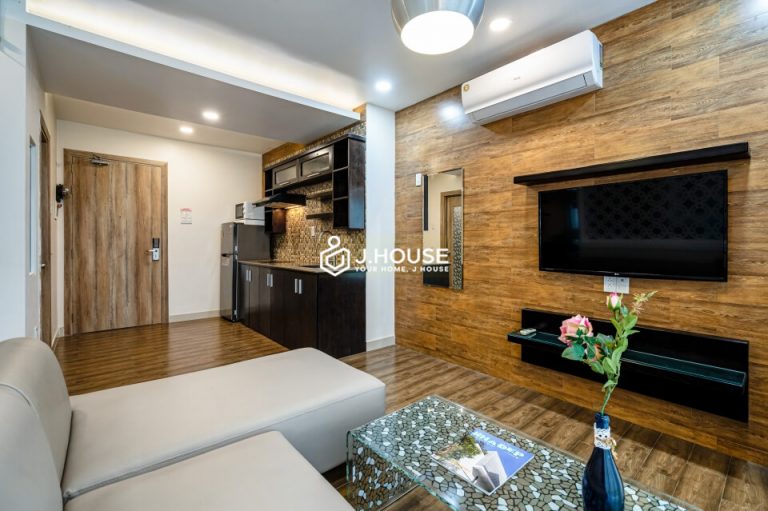 HUCH VILLA serviced apartment for rent with swimming pool and gym in Phu Nhuan district, HCM city