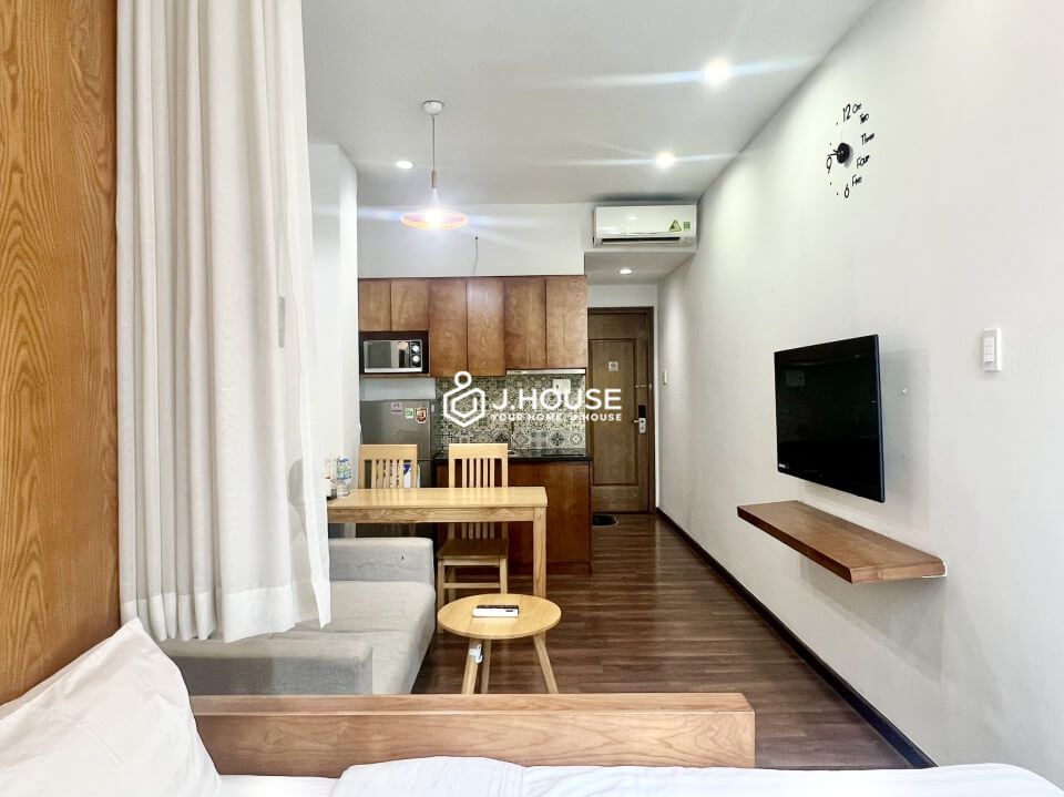 Serviced apartment near the airport on Bach Dang street, Tan Binh District, HCMC-0