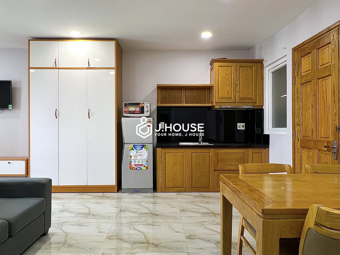 Studio apartment for rent near Landmark 81 - Tuan NHC Apartment