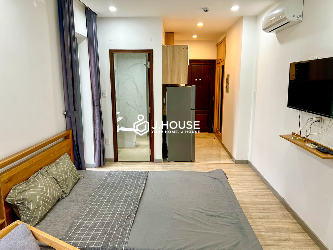Studio with balcony at Dragon Serviced Apartments Thao Dien
