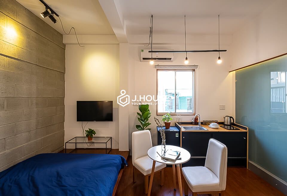 Basic studio with nice decoration in Binh Thanh District