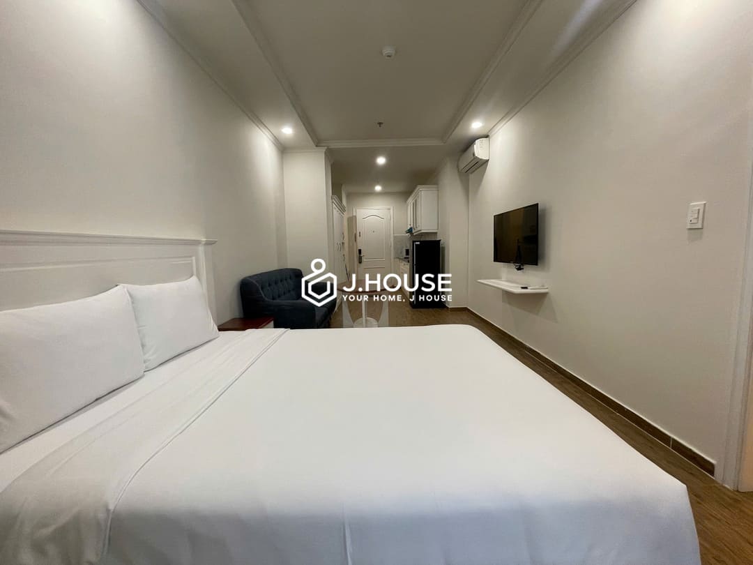 Studio Apartment with pool and gym at Genuss Apartment, Thao Dien