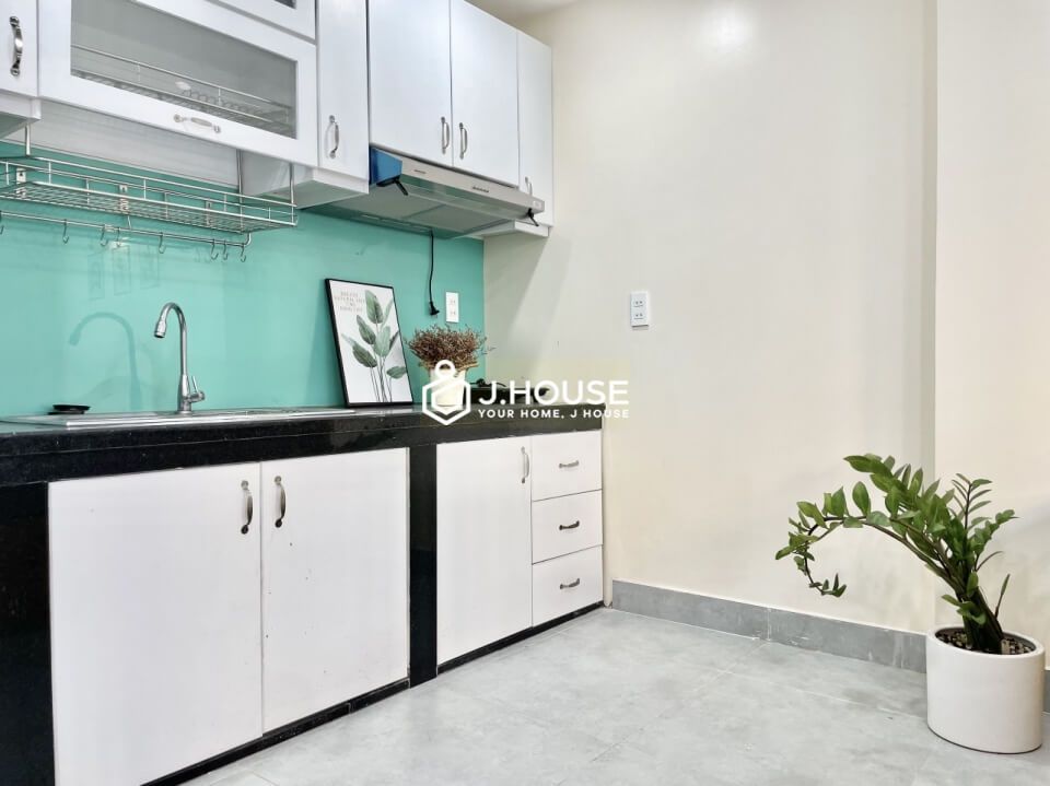 nice studio apartment for lease near the airport in tan binh district-6