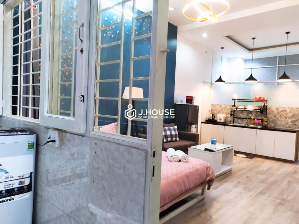 Condo in district 1, apartment near Ben Thanh market, fully furnished apartment in district 1, HCMC-1