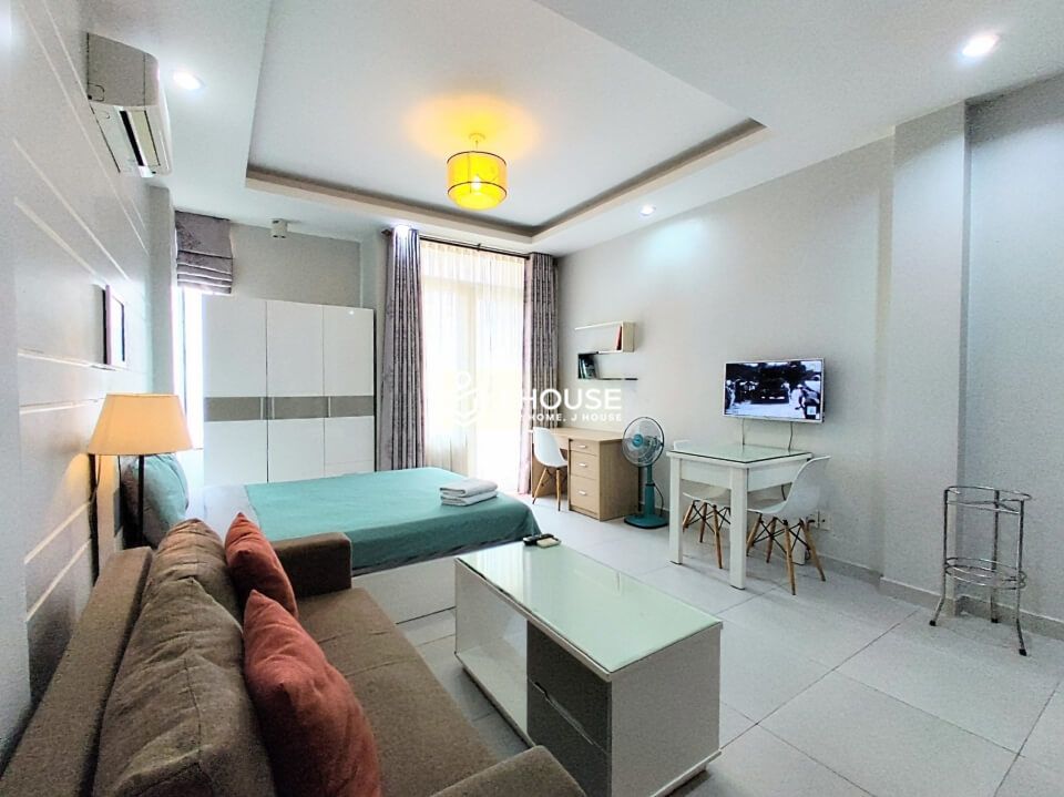 Apartment for rent with balcony in the center of district 1, HCMC-2
