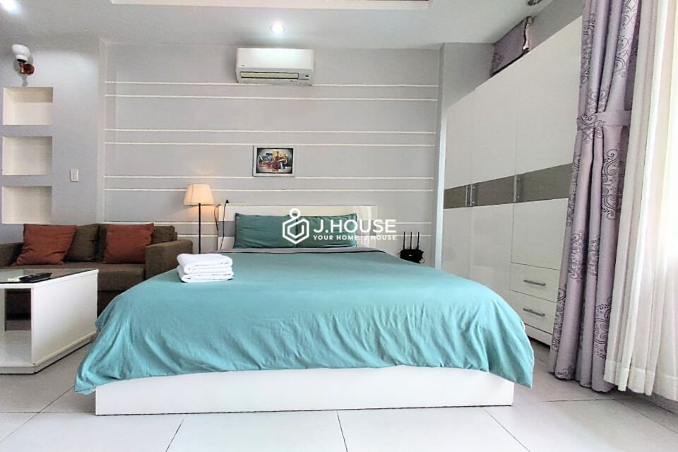 Apartment for rent with balcony in the center of district 1, HCMC-4
