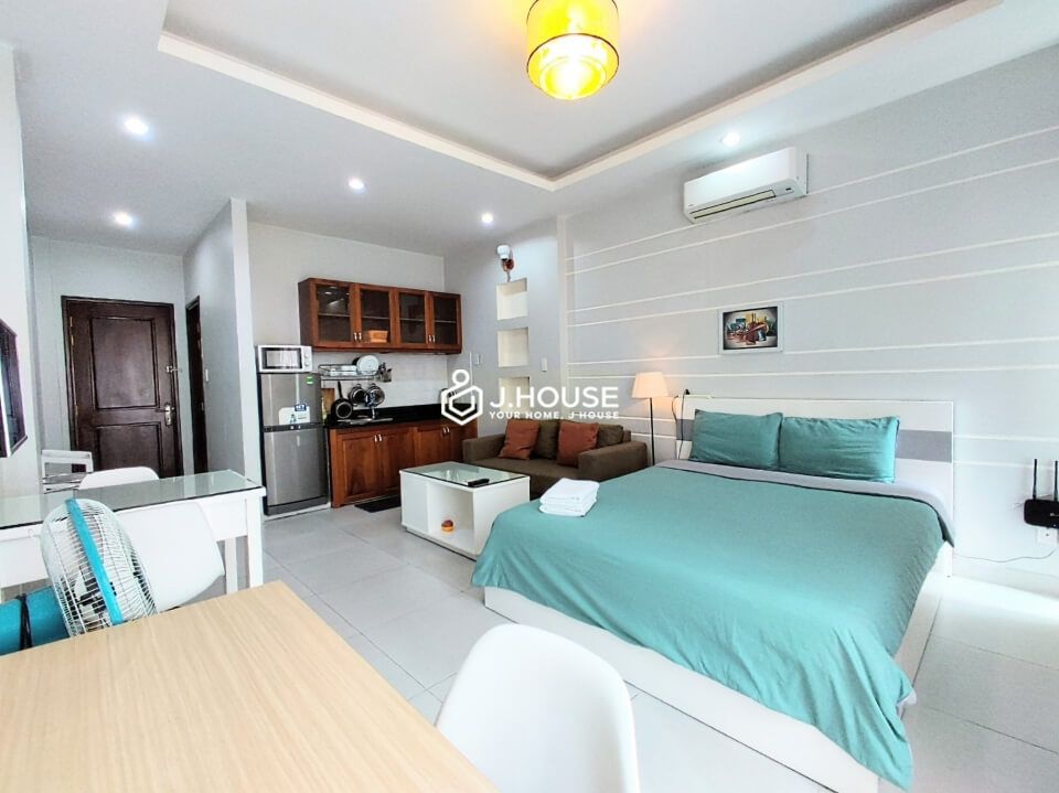 Apartment for rent with balcony in the center of district 1, HCMC-5