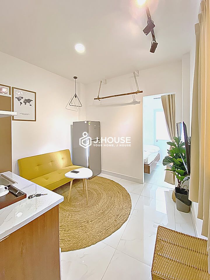 Studio with separated pantry, pets friendly on Le Thi Rieng street