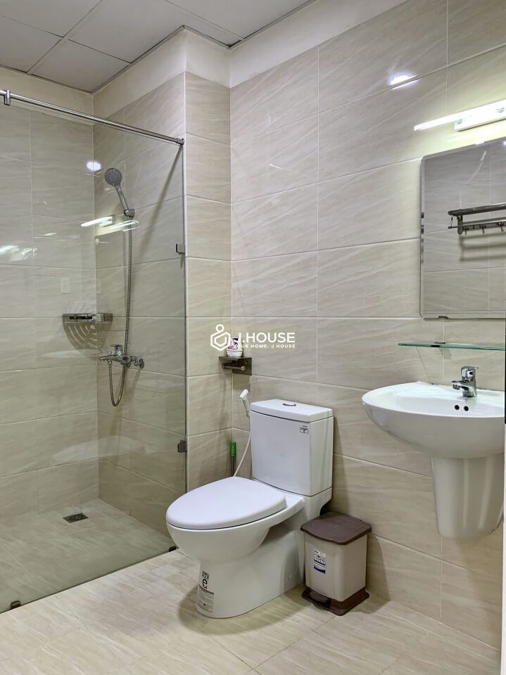 Fully furnished serviced apartment near airport and big park in Tan Binh District-13
