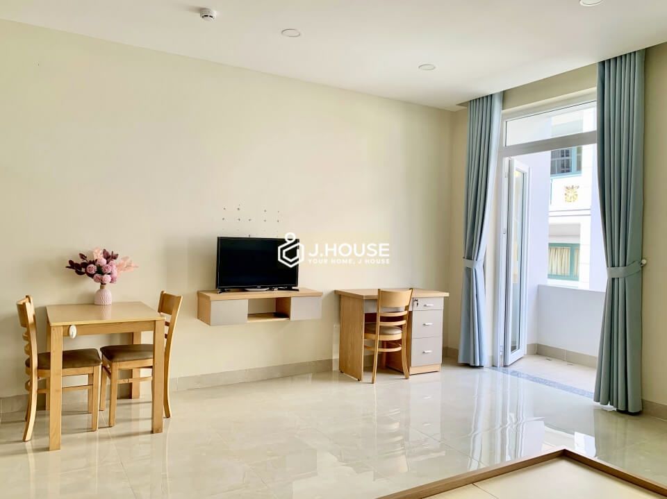 Fully furnished serviced apartment near airport and big park in Tan Binh District-3