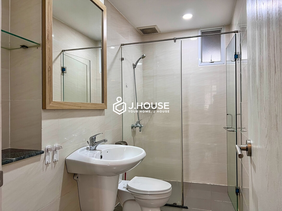1 br apartment for rent with balcony at Ton Apartment, District 1, HCMC