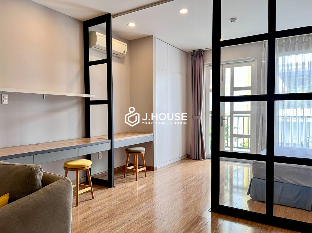 1 br apartment for rent with balcony at Ton Apartment, District 1, HCMC