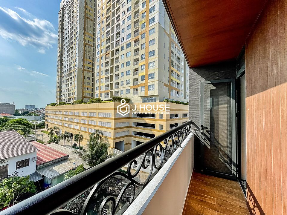 2 Separated bedrooms with balcony in District 2