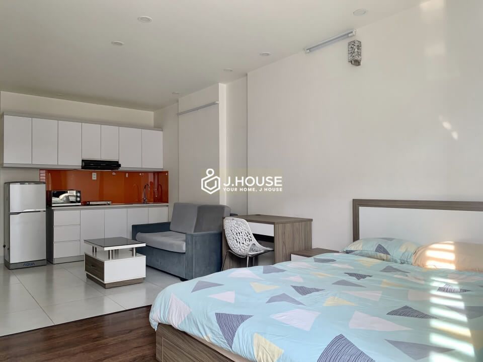 Serviced apartment with balcony on Phan Ngu street, District 1, HCMC-6