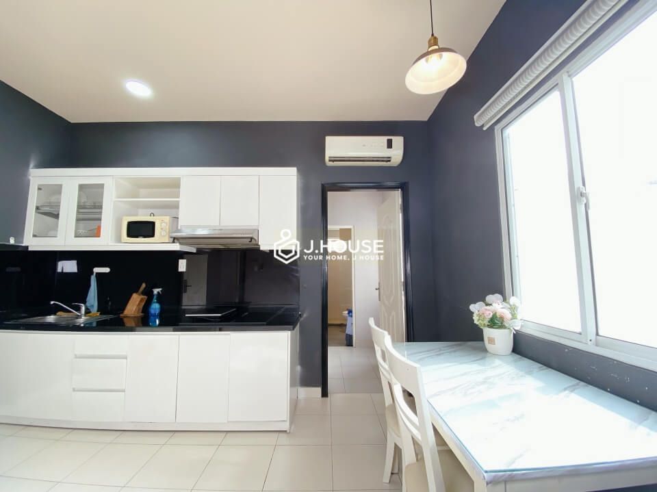 Fully furnished apartment near Tan Dinh market, District 1-4