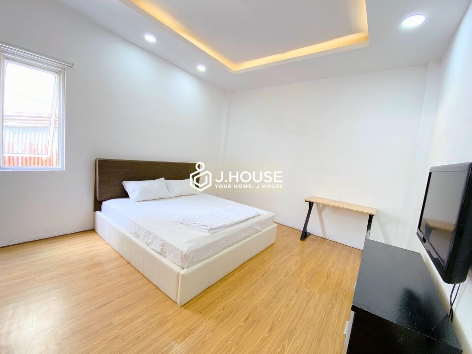 apartment for rent on Hai ba trung street district 3-1