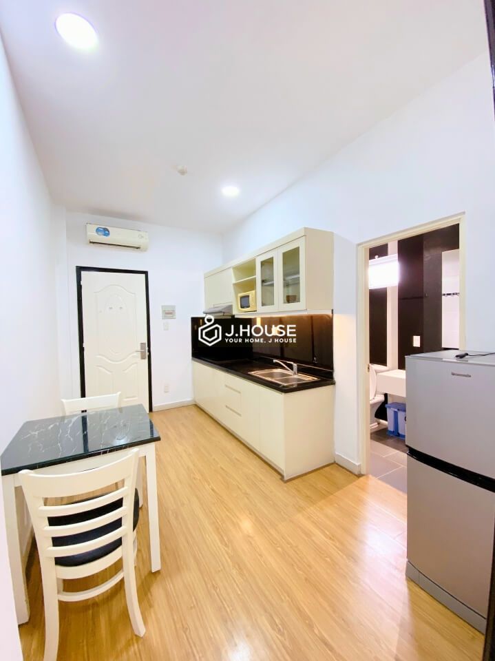 apartment for rent on Hai ba trung street district 3-3