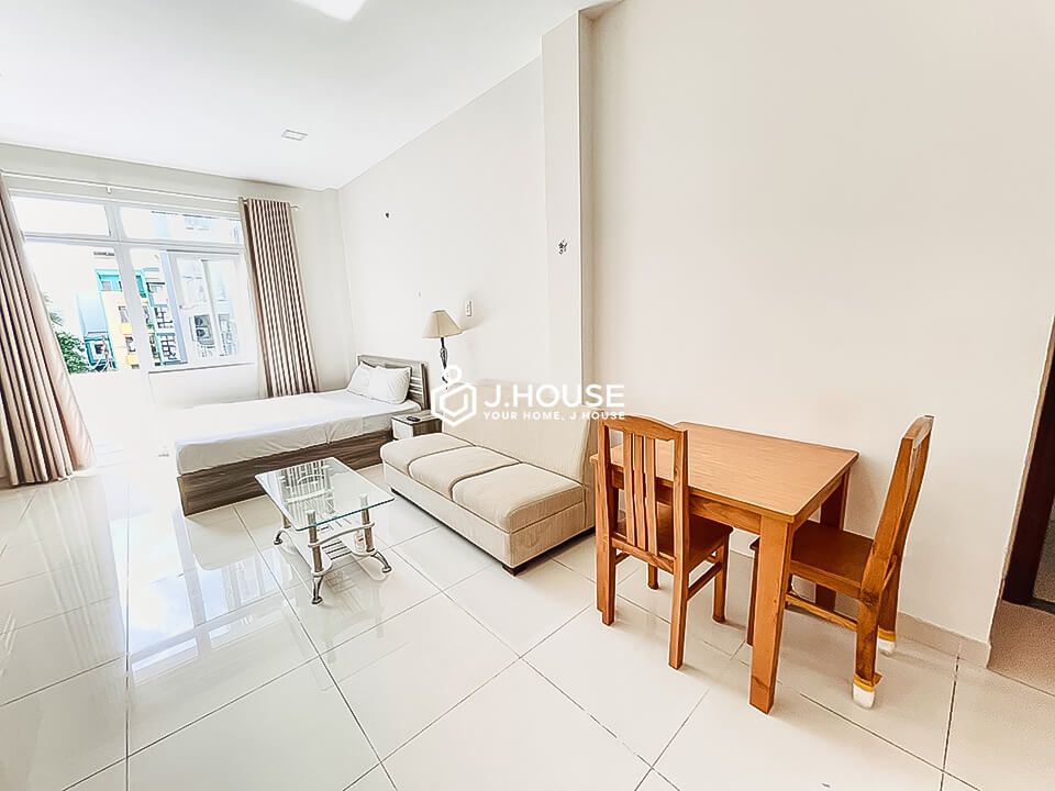 Spacious studio in secured alley, Truong Dinh street