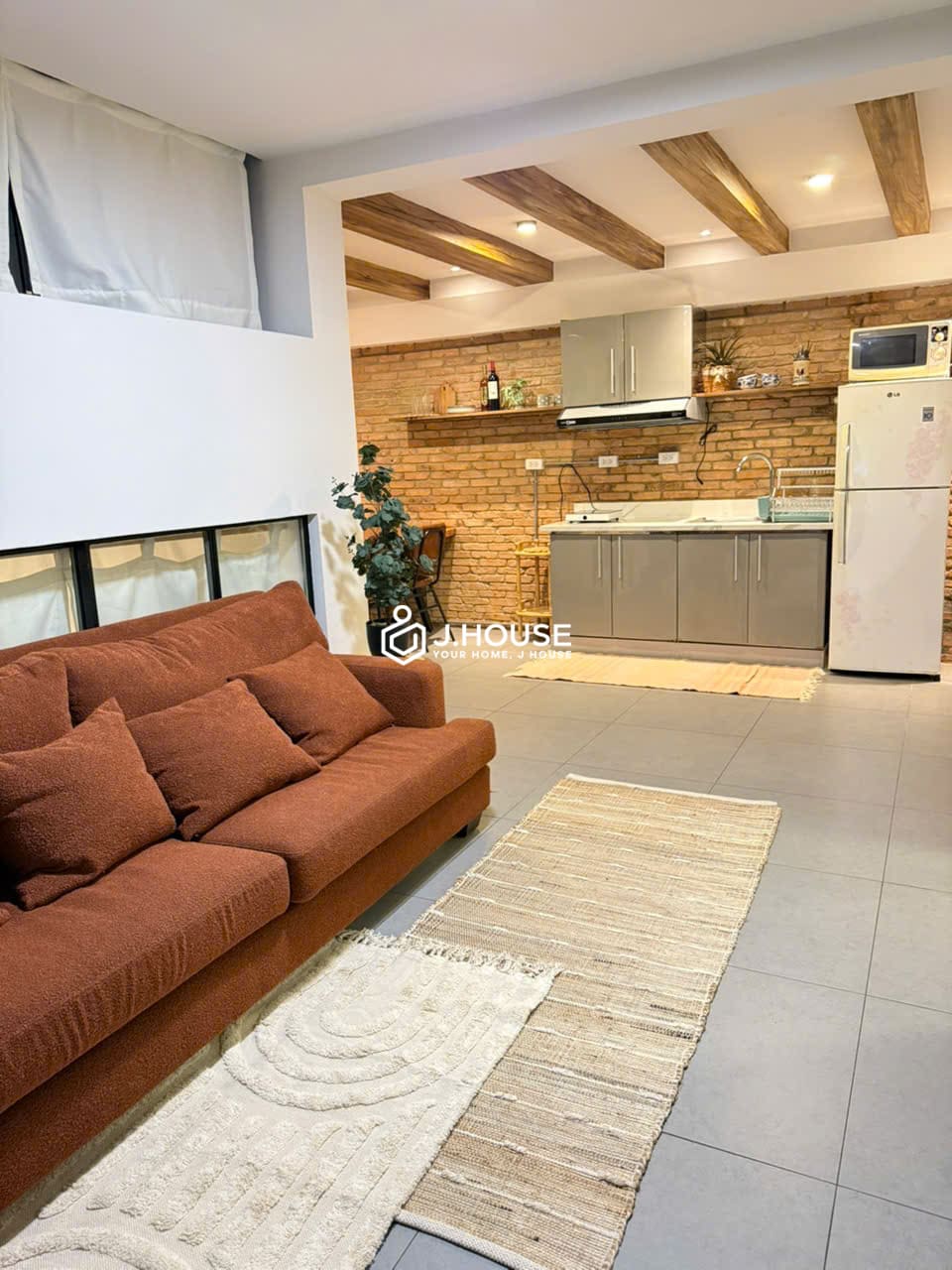 Basement apartment for rent in Phu Nhuan District