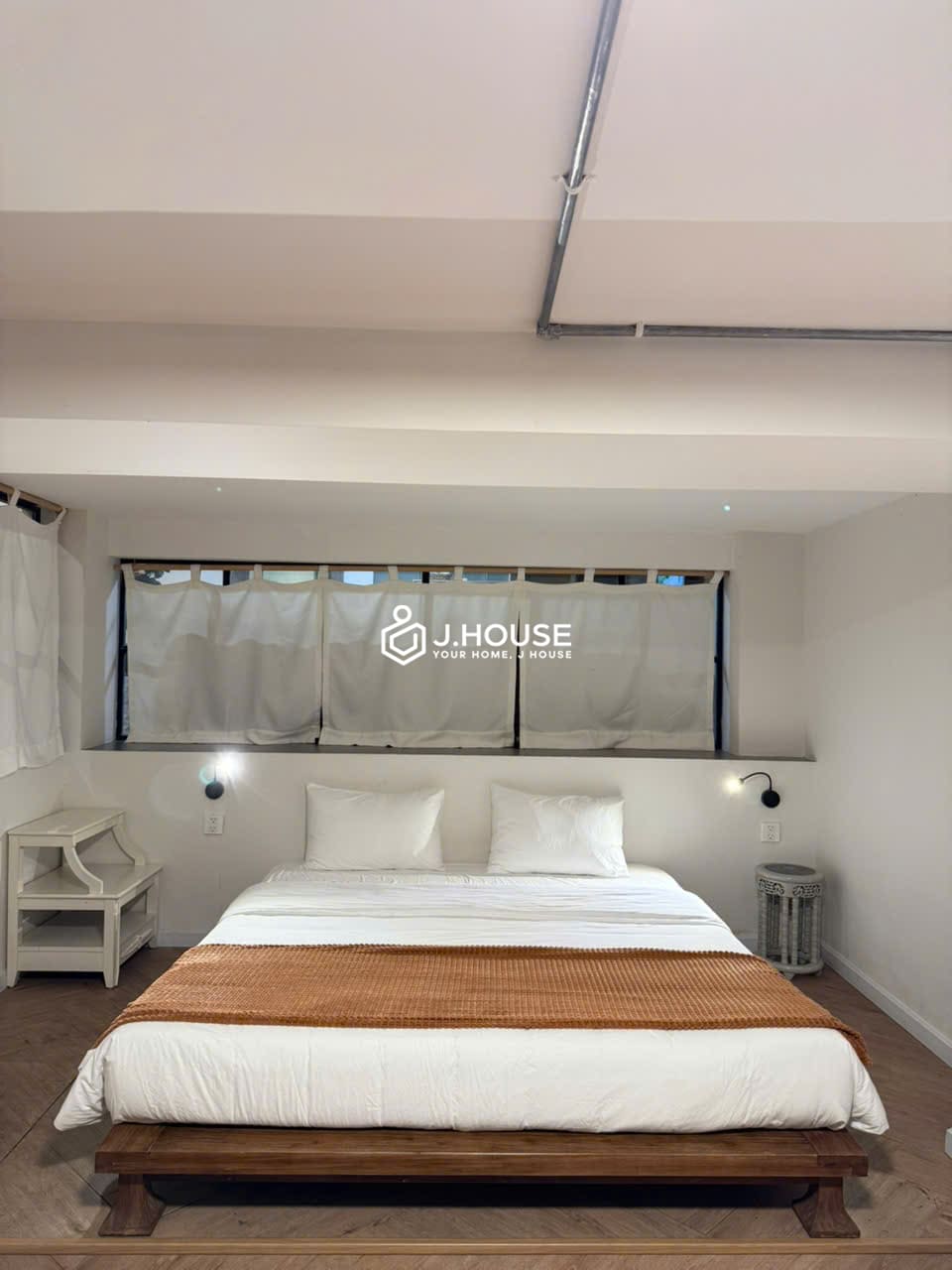 Basement apartment for rent in Phu Nhuan District