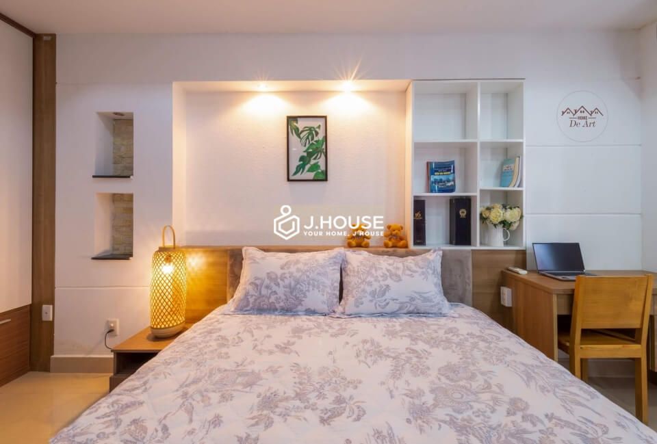 Bright serviced apartment on Nguyen Thi Minh Khai street, District 1, apartment in District 1-3