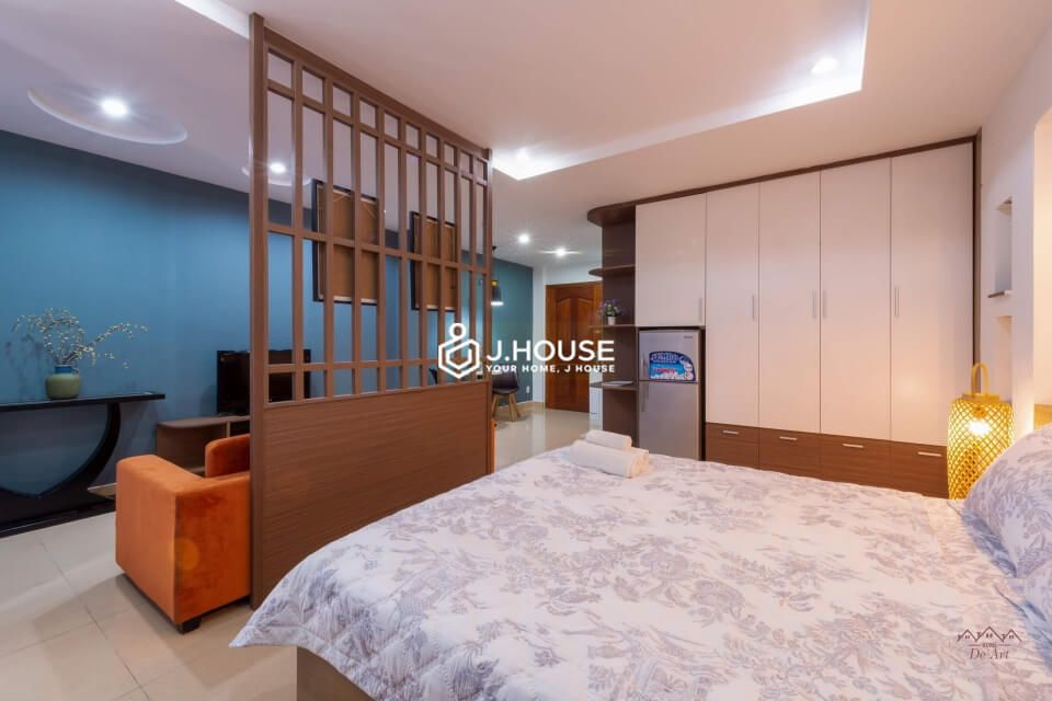 Bright serviced apartment on Nguyen Thi Minh Khai street, District 1, apartment in District 1-4
