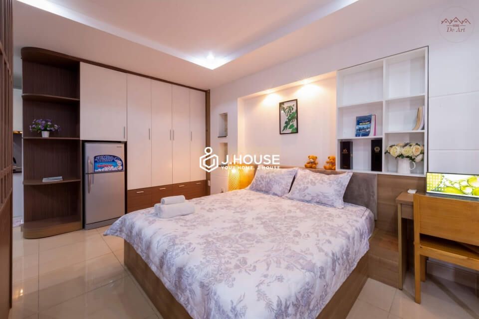 Bright serviced apartment on Nguyen Thi Minh Khai street, District 1, apartment in District 1-5