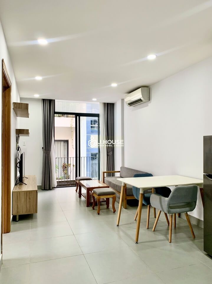 Spacious apartment with balcony next to the canal in Binh Thanh District, HCMC-3