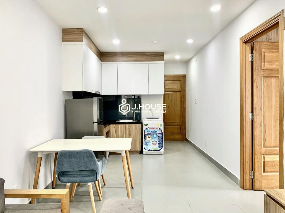 Spacious apartment with balcony next to the canal in Binh Thanh District, HCMC-6