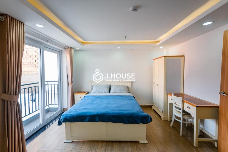 fully-studio-apartment-back-side-on-nguyen-ba-huan-street
