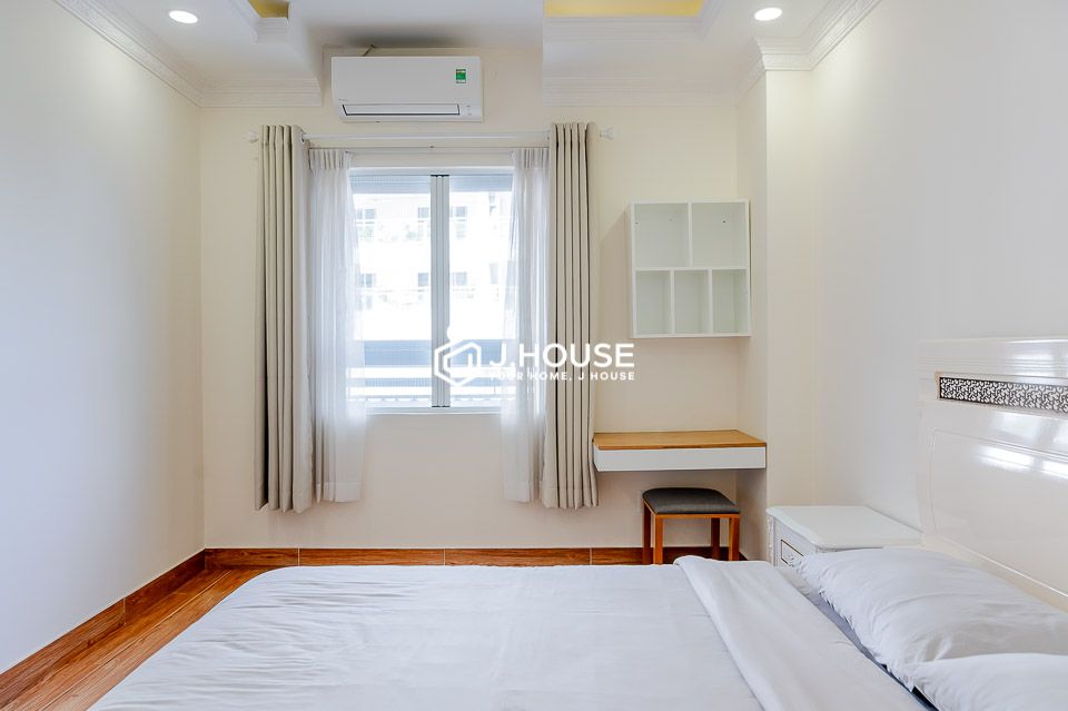 sol-apartment-one-bedroom-back-side-bedroom1