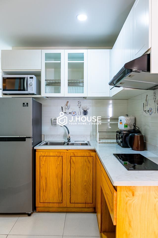 sol-apartment-one-bedroom-back-side-kitchen2