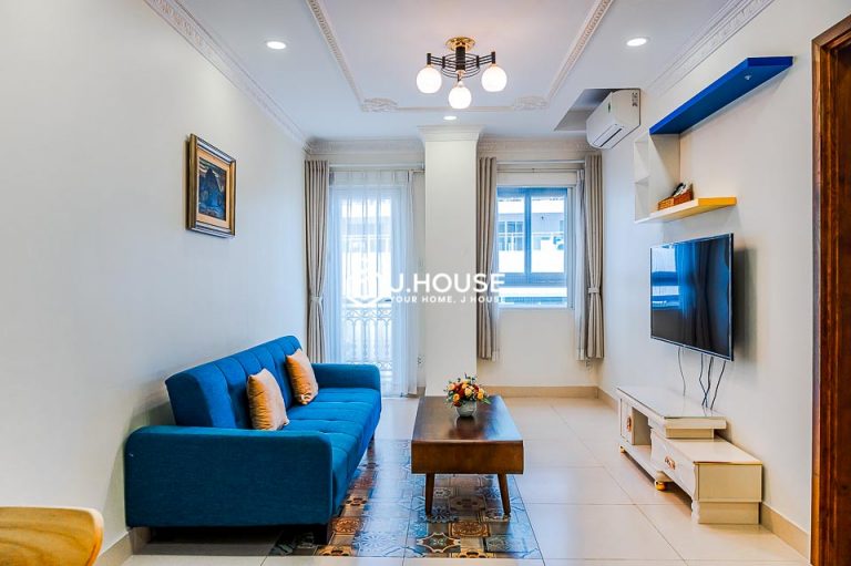 sol-apartment-one-bedroom-back-side-livingroom