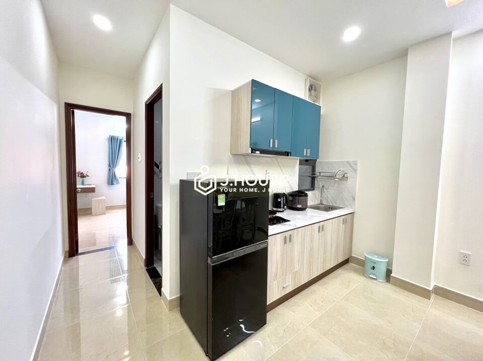 bright two bedrooms apartment for lease near airport in tan binh district 3