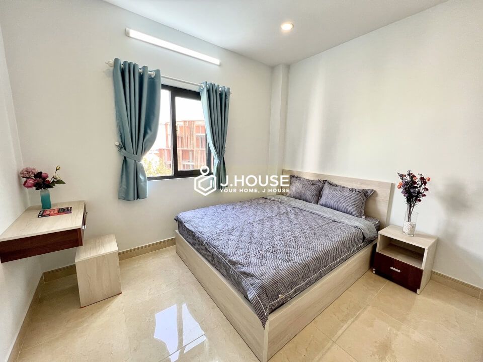 bright two bedrooms apartment for lease near airport in tan binh district 6